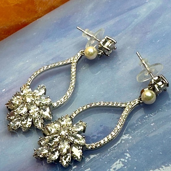 unbranded Jewelry - Sophisticated Silver Crystal Earrings Dangle Drop Prong Set Wedding PAGENT 4134